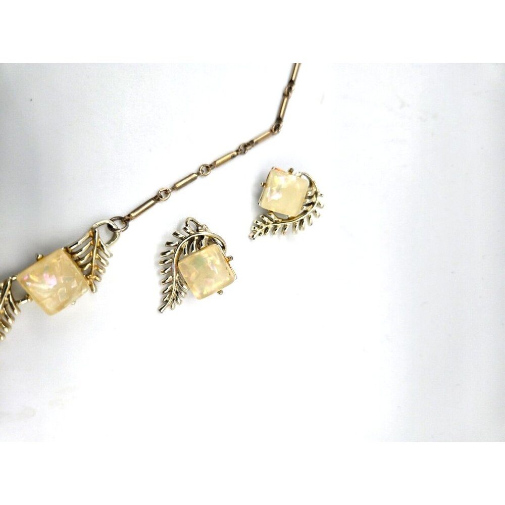 Vintage CORO Demi Parure Pale gold Confetti Thermoset Necklace Bracelet Earring - Picture 6 of 14